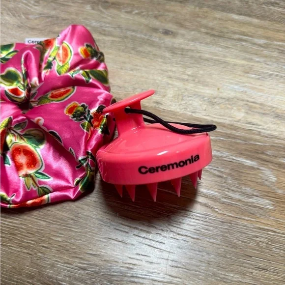 Ceremonia Scalp Masajeador & 100% Satin Scrunchie - Picture 9 of 9